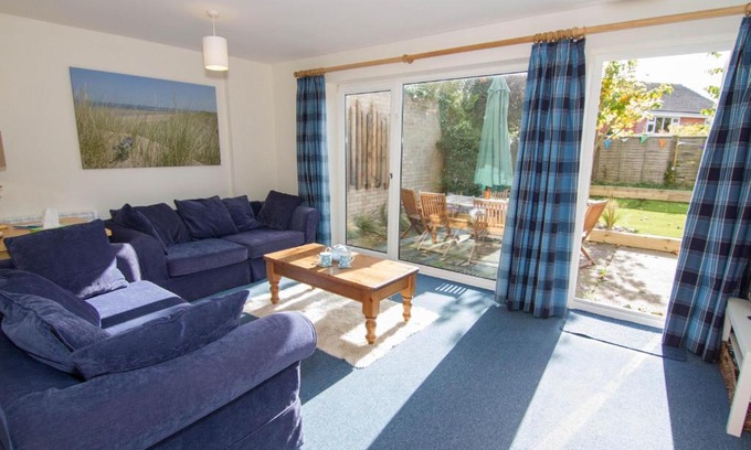 Deepdale House | Sea Aster