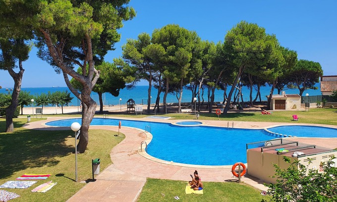 Alcanar House | Sea blue