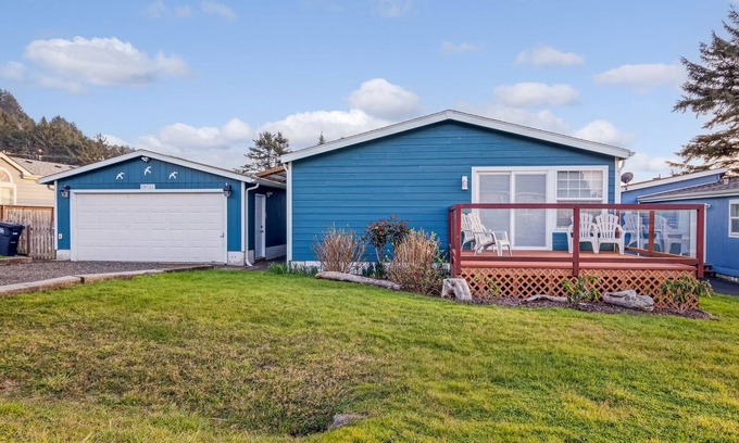Yachats House | Sea Break - Ocean view with Hot tub