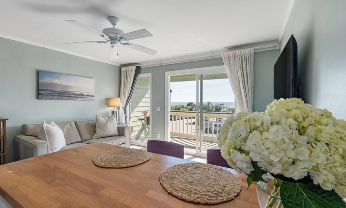 Charleston County Condo | Sea Cabin on IOP, ocean view, beach, pool access