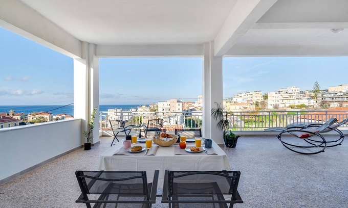 Halepa Apartment | Sea, City and Mountain View Apartment