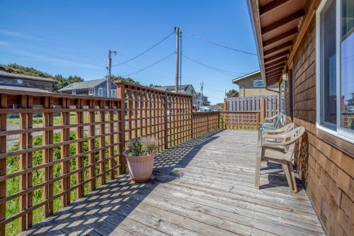 Manzanita House | Sea Gem MCA 395 - Meredith Lodging