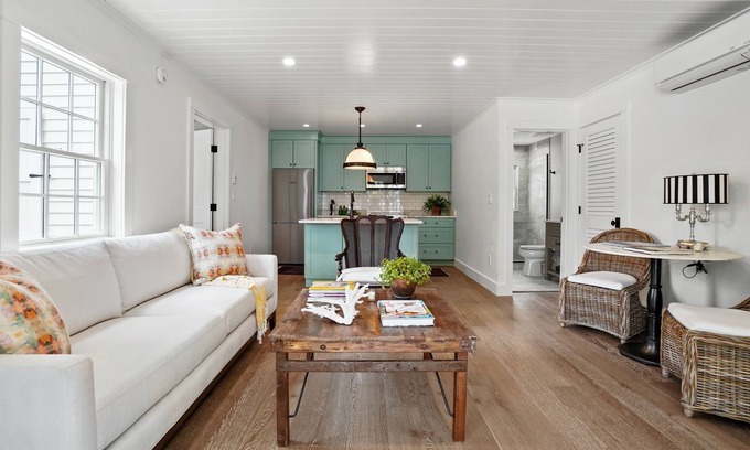 Cape Porpoise Apartment | "Sea Glass", Luxurious 1-BR Charmer in Historic Cape Porpoise