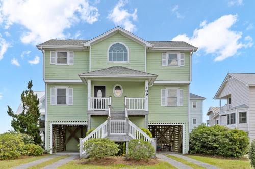 Village of Stump Sound House | Sea La Vie