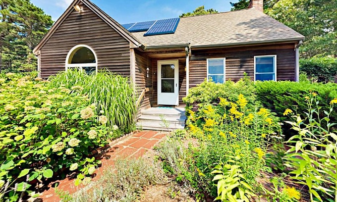 Wellfleet House | Sea Pine Palace