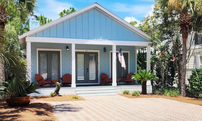 Treetop House | SEA-REST! Relaxed 5br 4ba home close to the beach! SNOWBIRD RATES!