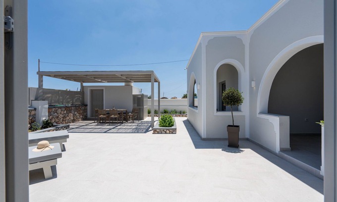 Vlychada Villa | Sea Serenity Villas with Private Jacuzzi