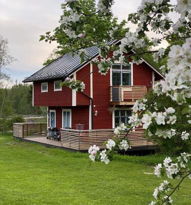 Sater Municipality House | Sea Side Cabin