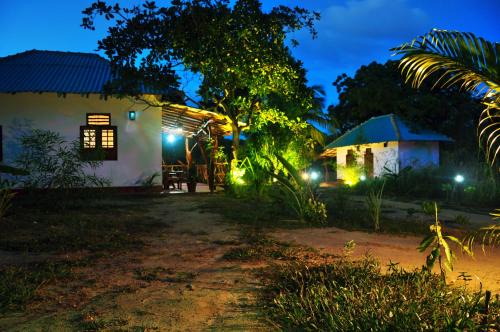 Tangalle House | Sea sound cabana & Restaurant