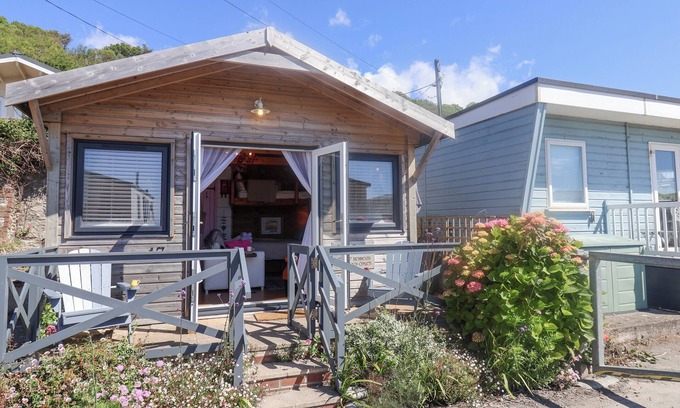 Lyme Regis Cottage | SEA SPRAY, pet friendly, country holiday cottage in Lyme Regis