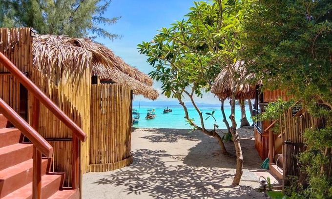 Satun Bed & Breakfast | Sea To Moon Lipe