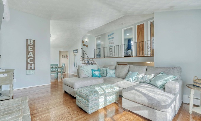 North Greece House | Sea Turtle House, Charlotte Beach, Rochester, NY