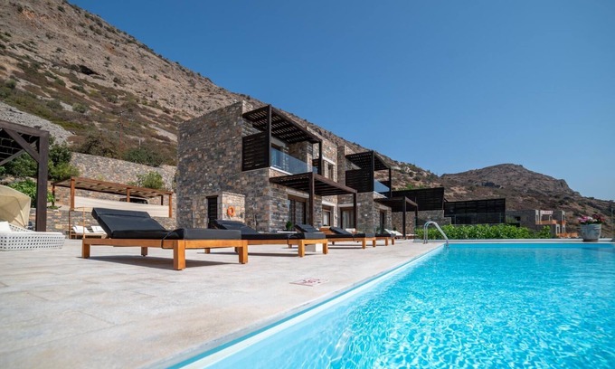 Kounelion Villa | Sea View 5 bdr Villa with a heated pool hamam & access to private beach