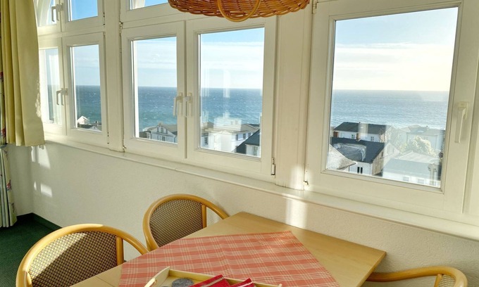 Sassnitz Apartment | Sea view apartment no. 32 in the Villa Anna in Sassnitz on Rügen - Sassnitz -