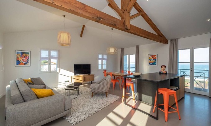 La Flotte Apartment | Sea view brand new appartment in the center of la Flotte