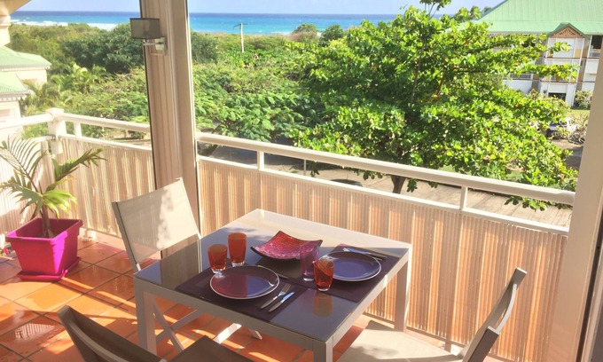 Anse des Rochers Apartment | SEA VIEW, DIRECT BEACH ACCESS