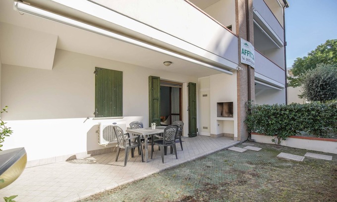 Lido degli Estensi Villa | Sea view home with patio with barbecue, private garden and parking space