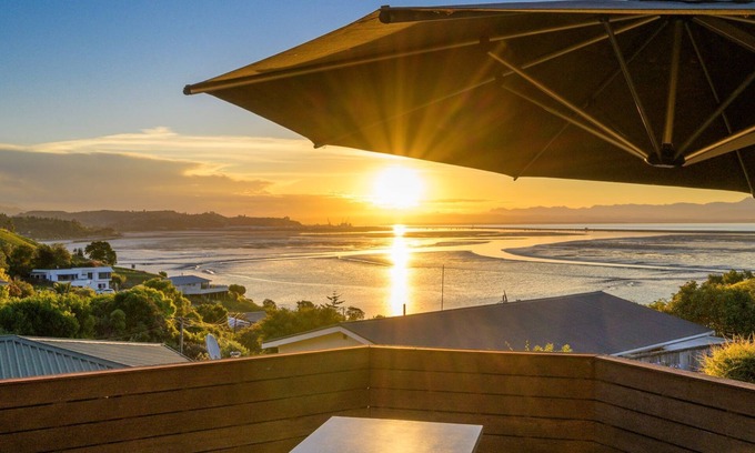 Atawhai House | Sea Views and Sunsets in Nelson