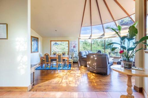 Lowry Bay Villa | Sea views from holiday home