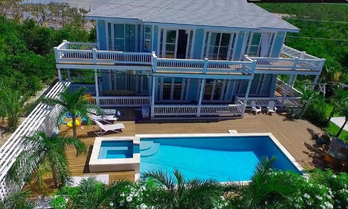 Double Bay House | Sea Walk by Eleuthera Vacation Rentals