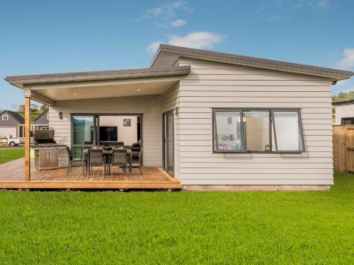 Cooks Beach House | Seabliss - Cooks Beach Holiday Home