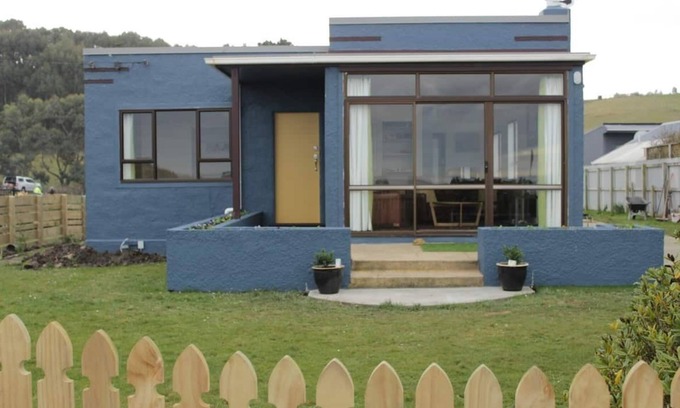 Brighton Cottage | Seabreeze Cottage, by the ocean in Brighton, Otago