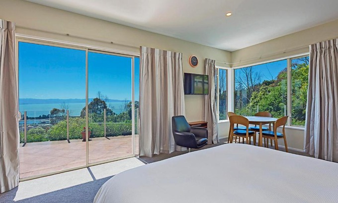 Britannia Heights Apartment | Seabreeze Nelson Studio Apartment