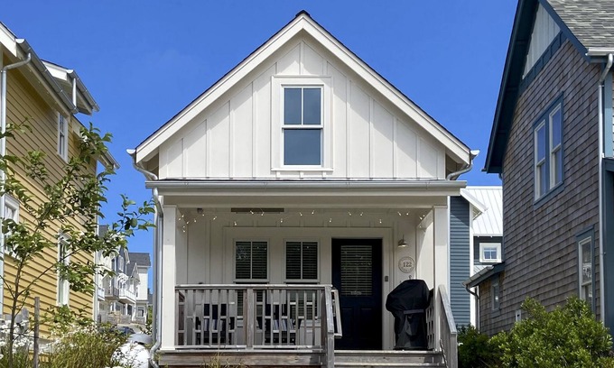 Seabrook House | Seabrook's Half Pint, a dog-friendly, 2-bedroom home!