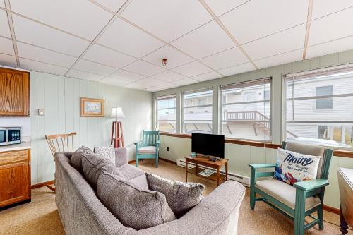 York Beach Apartment | Seafoam Dreams