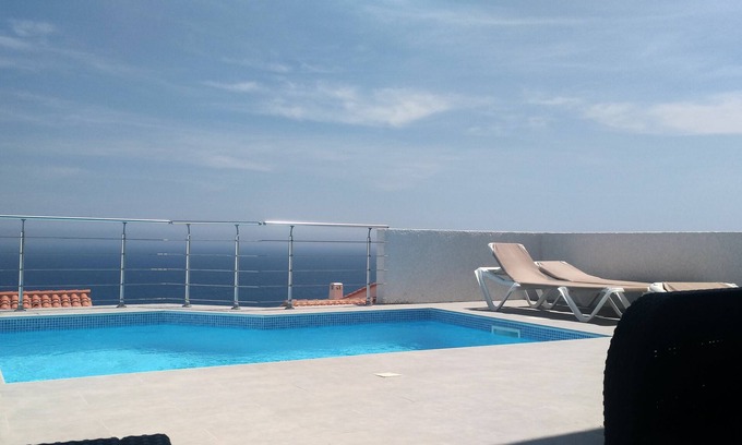 Cerbere Villa | Seafront villa private piscIne, clim. terrace