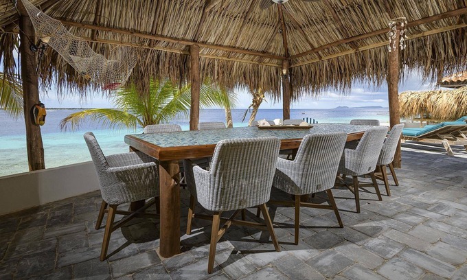 Hato Villa | Seafront Villa with Beautiful Tropical Garden 2 - 10 Persons