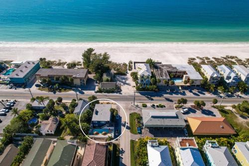 Bradenton Beach House | Seagrass Flats 2 offers prime location that