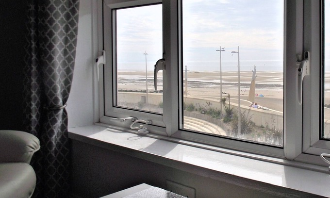 Thornton-Cleveleys Apartment | Seahawk Holiday Apartment, Cleveleys (Sea View)