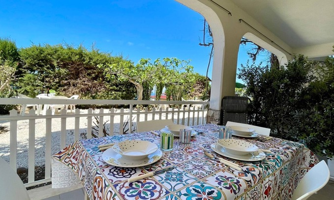 Alcamo Marina Apartment | Seahorse Cozy apartment a few steps from the sea, with patio.