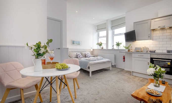 Paignton Apartment | Seahorse Shore Studio @ Sunnybeach