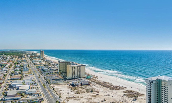 Crescent Beach House | SeaRenity Shores: Snowbirds Welcome, Dogs OK, CommPool, FREE Pie 4 Nov Stays!