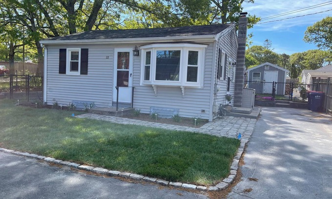Buzzards Bay Cottage | SEAS THE DAY CAPE COD COTTAGE