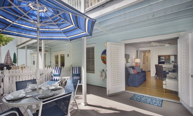 Truman Annex Condo | ~ SEAS THE DAY ~ Nestled in a gated community by Fort Zachary Taylor beach!