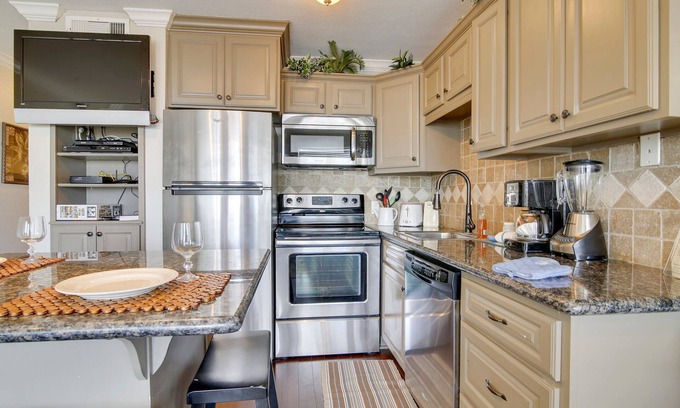 Galveston Condo | Seascape 2221 1 Bedroom Condo by RedAwning