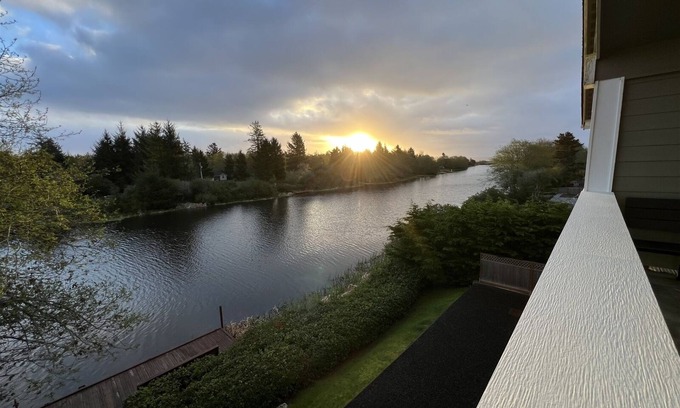 Ocean Shores House | Seascape # 9- Canal Front Condo