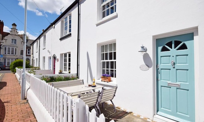 Worthing House | Seashell Cottage - Worthing