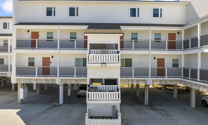 Sunnyside House | "Seashell Sanctuary 47" Sleeps 6-Ocean Views