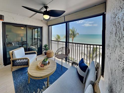 Mid Island Apartment | Seaside 304