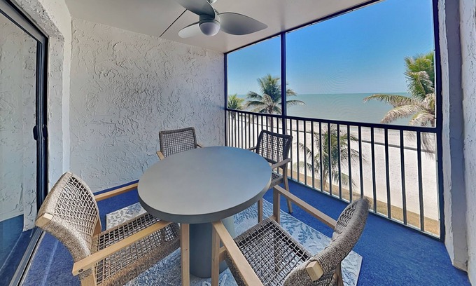 Mid Island Condo | Seaside 305 | Renovated Beachfront Retreat with Stunning Views & Beach Access!