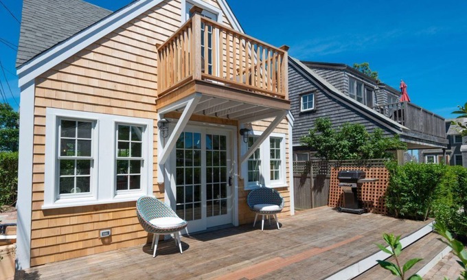 Siasconset House | Seaside Cottage in Sconset with ocean views!