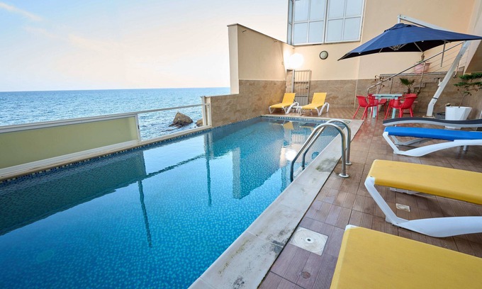 Algiers Apartment | Seaside, foot in the waternCapcax residence 5