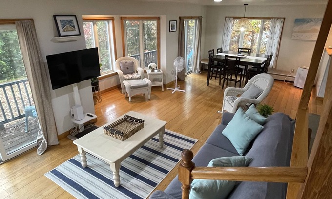 North Kingstown House | Seaside home in a quiet neighborhood with stunning views of Narragansett Bay.