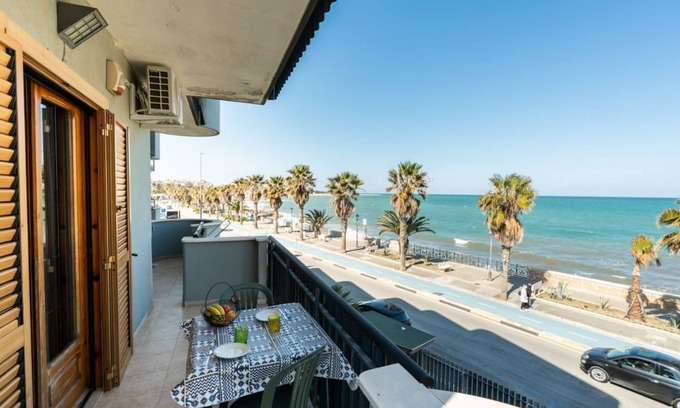 Trani Apartment | Seaside Living - Cozy apartment with view in Trani