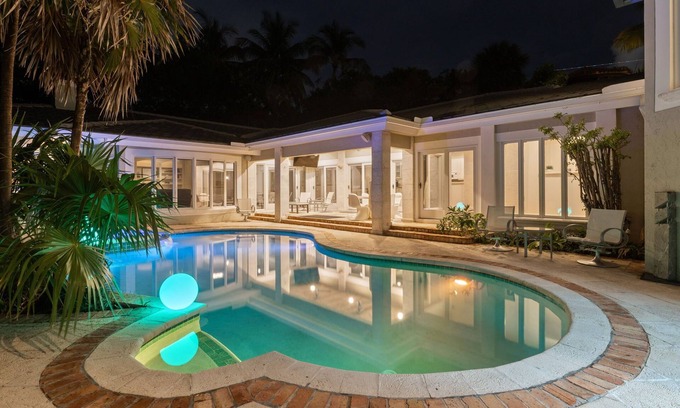 Birch Park Finger Streets House | SeaSide Luxury Lake Estate- Private Beach, Pool and 6500 sqft
