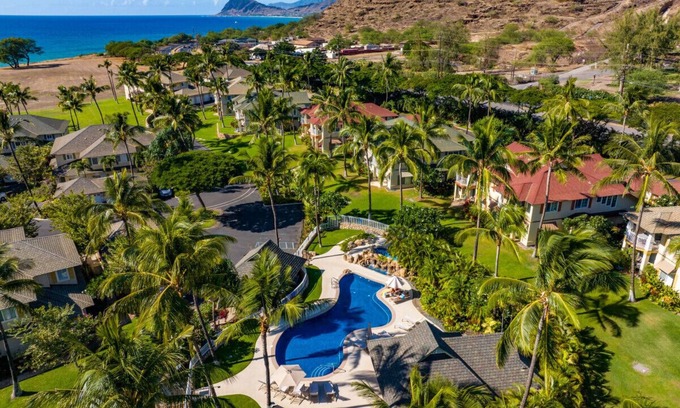 Ko Olina Condo | Seaside Sanctum: Work and Play